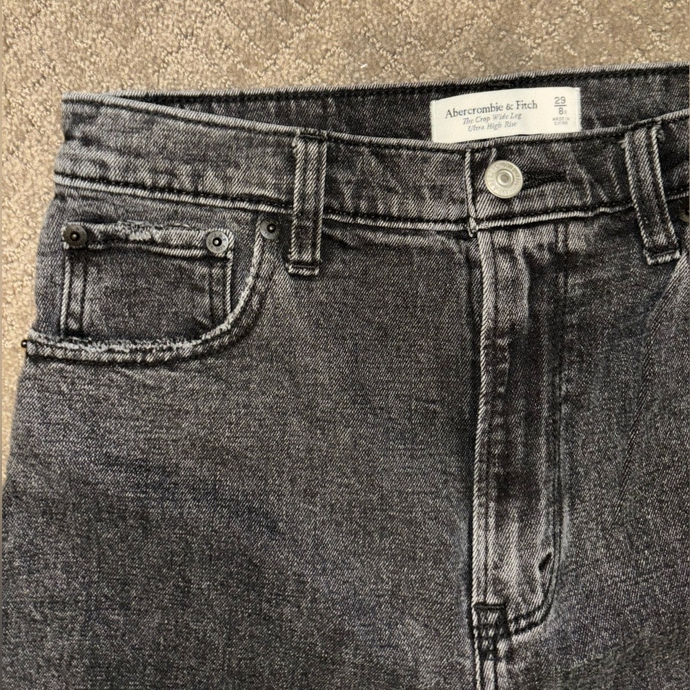 Abercrombie Ultra High Rise Cropped Wide Leg Jeans - Picture 2 of 5